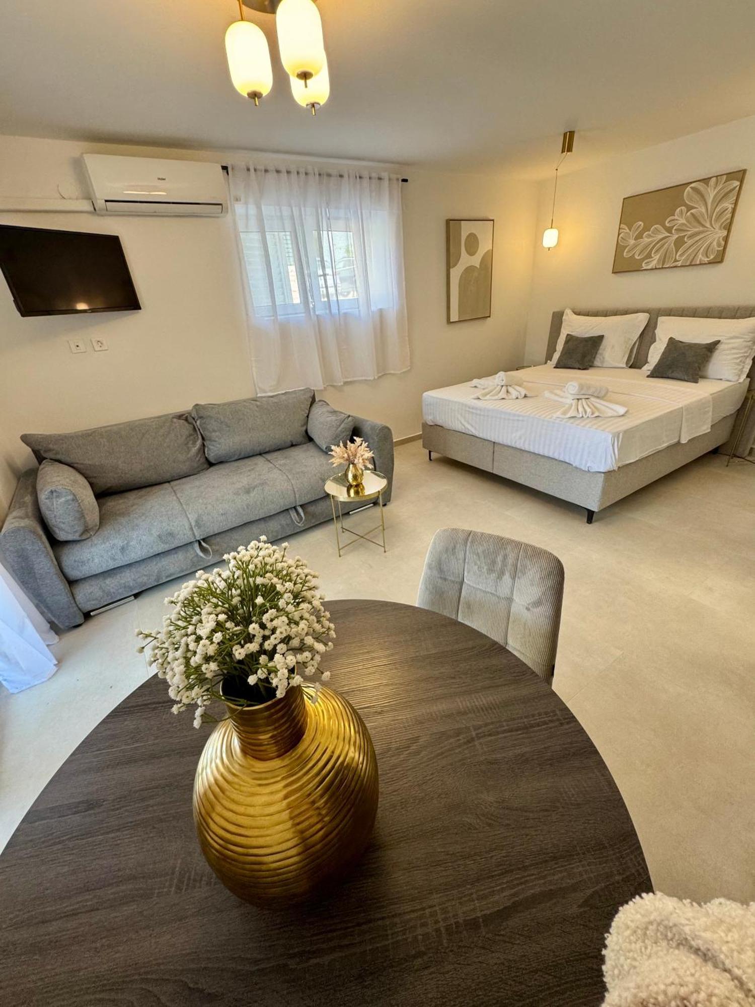 Apartments Toma Novalja Ngoại thất bức ảnh