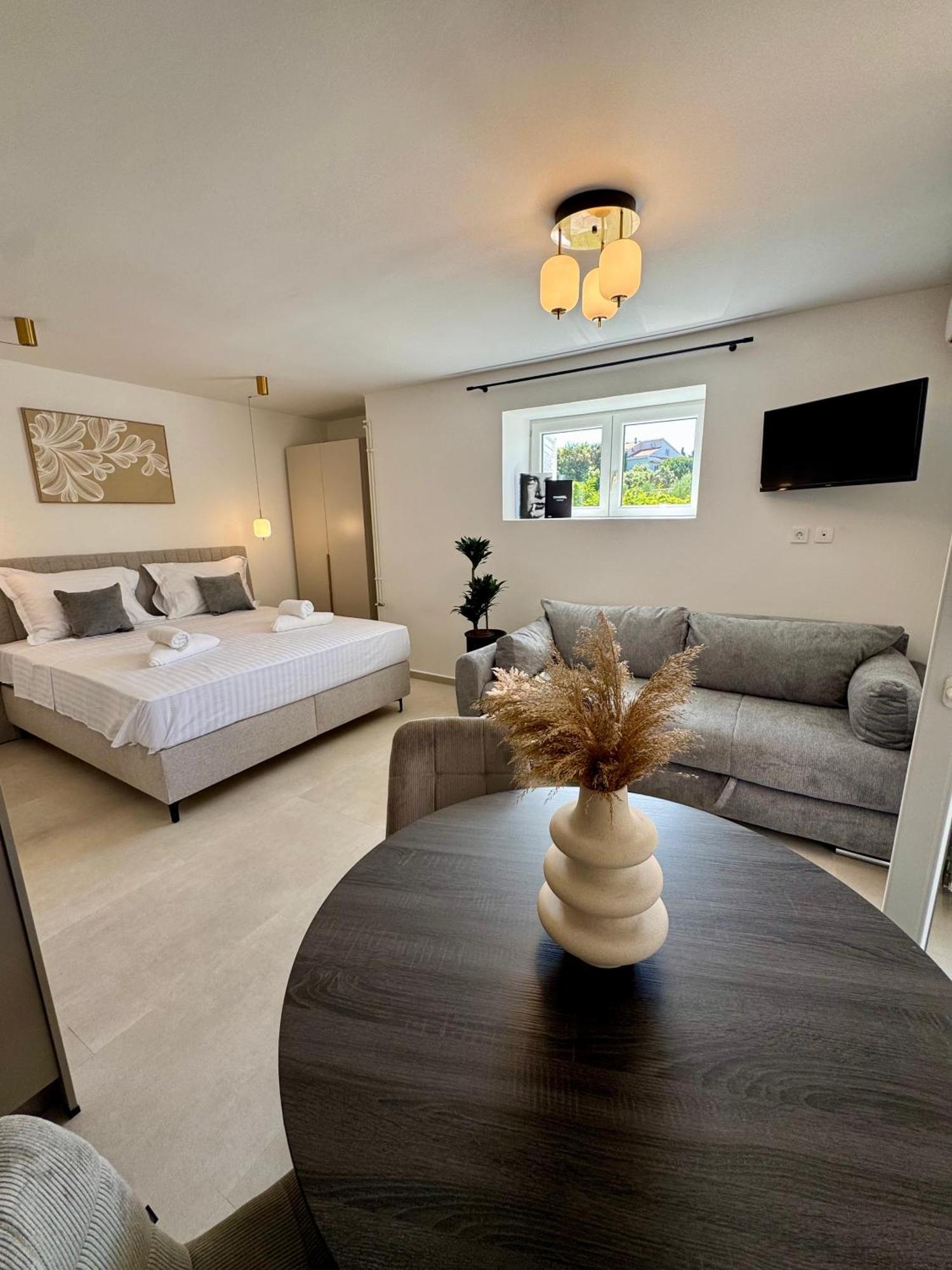 Apartments Toma Novalja Ngoại thất bức ảnh