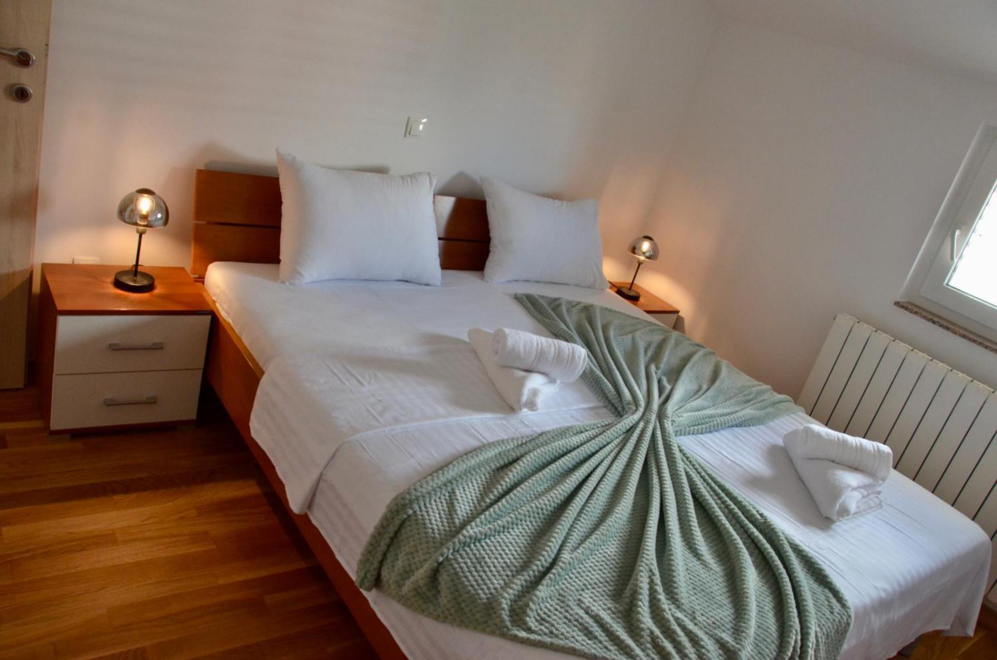 Apartments Toma Novalja Ngoại thất bức ảnh
